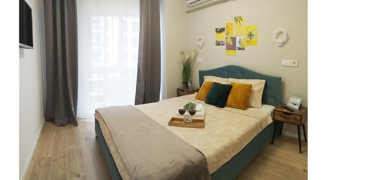 Apartment Sunshine - New & Quiet 1br Apt, Business Area, Close To Airport, Highway A3, Subway Bucharest