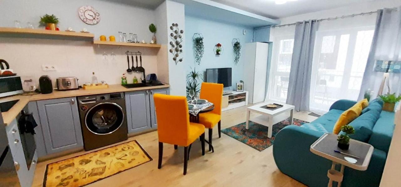 Sunshine - New & Quiet 1br Apt, Business Area, Close To Airport, Highway A3, Subway * Bucharest