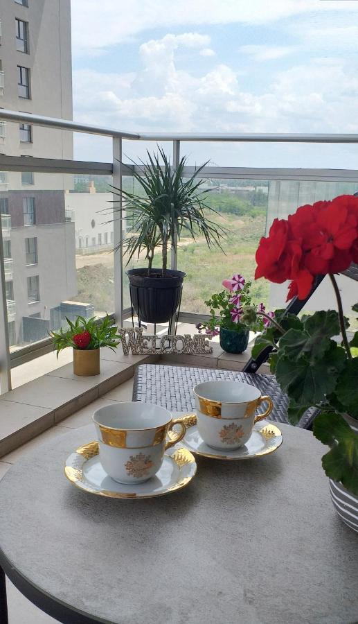 Sunshine - New & Quiet 1br Apt, Business Area, Close To Airport, Highway A3, Subway * Bucharest