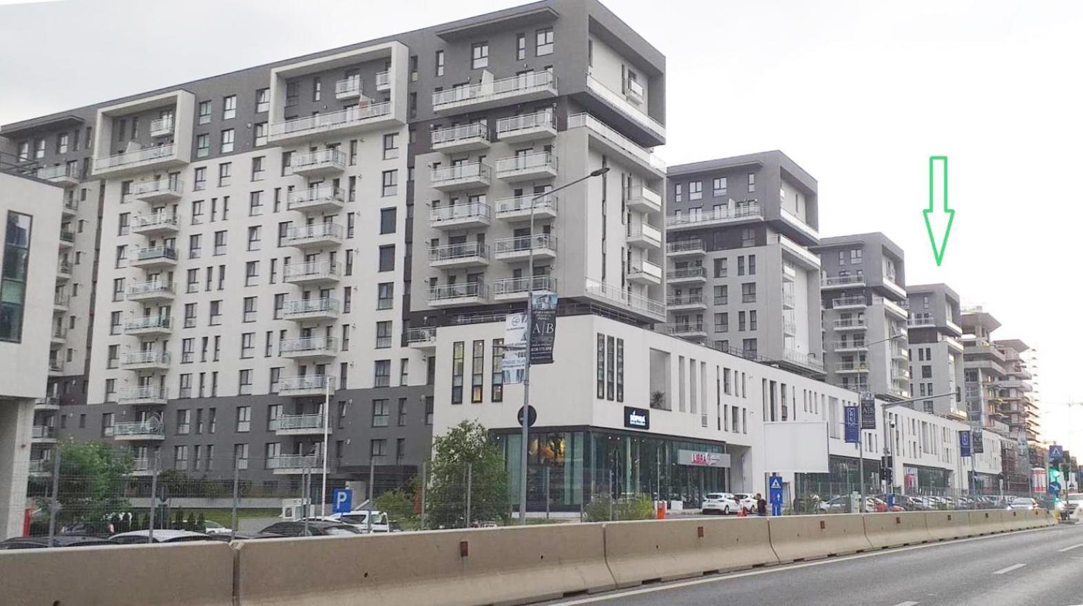 Sunshine - New & Quiet 1br Apt, Business Area, Close To Airport, Highway A3, Subway Apartment Bucharest